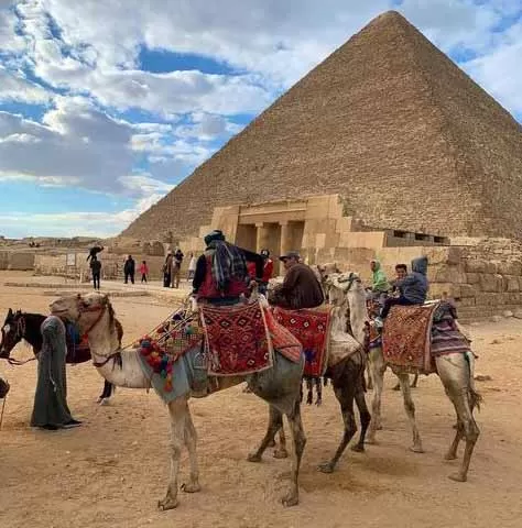 Great Pyramids of Giza 3