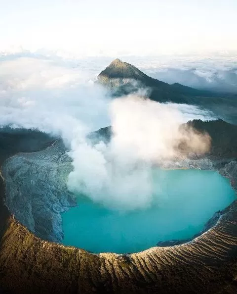 Best-Things-To-Do-Indonesia-Java-ijen-crater