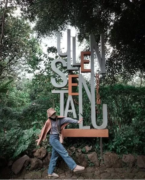 Best-Things-To-Do-Indonesia-Java-ullen-sentala-museum