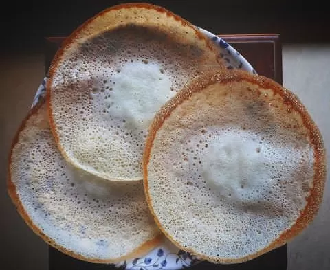 India-food-with-recipes-appam-and-stew-2