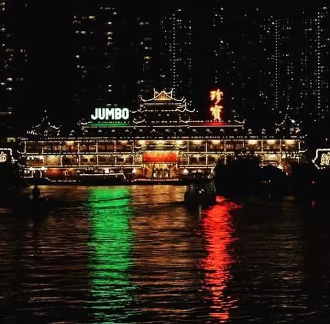 How-The-Most-Popular-Jumbo-Floating-Restaurant-Sunk-In-The-Sea