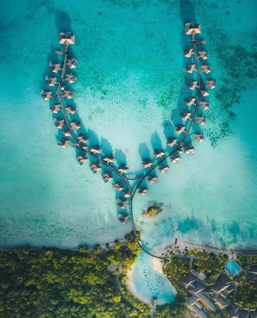 Bora-Bora-Overwater-Bungalow-10